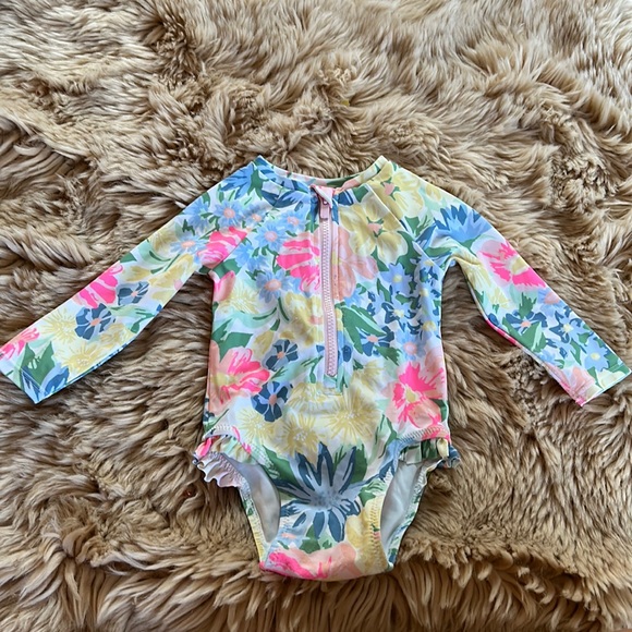 Old navy floral bathing suit one piece - Picture 1 of 5